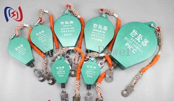 Professionelle Absturzsicherung für die Wartung und Sicherheit von Elektrotürmen