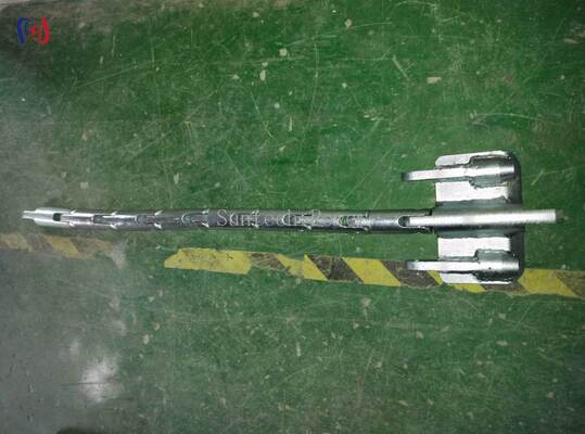 Robuste Kopfplatte für drei Bündelleiter hält eine präzise dreieckige Konfiguration, gleicht Zugkräfte aus und bietet außergewöhnliche Festigkeit