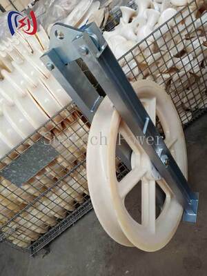 Schwerlaststrangblock der Baureihe 660 zum Hochspannungsziehen von Übertragungsleitern mit großem Durchmesser