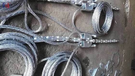 Professionelle Kopfplatten für drei Bündelleiter mit 100-180KN Nennlast, präziser Dreiecksgeometrie und korrosionsbeständiger Aluminiumlegierung