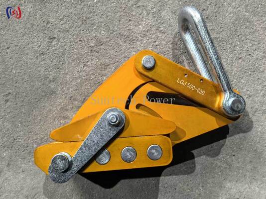 Mitgelieferte Klemme aus Aluminiumlegierung mit einer Nennlast von 7–80 kN und einer maximalen Öffnung von 14–48 mm für die Bespannung von Übertragungsleitungen