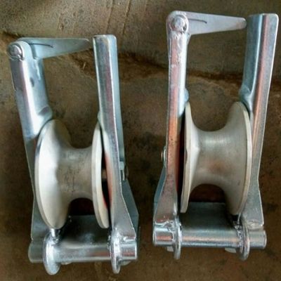 Arm des Kreuz-SHCN-2 brachte gen Himmel sitzenden Flaschenzug-Leiter Stringing Block an