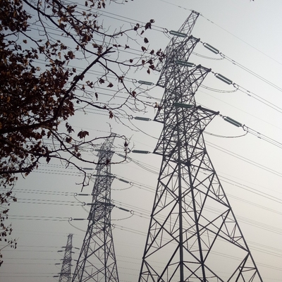 Galvanisierte Q235 Q355 Stahl-elektrische Linie Turm des heißen Bad-