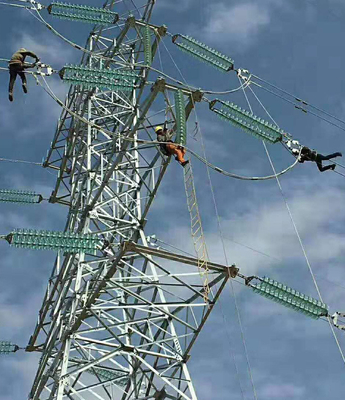 4 mit Beinen versehene 330kv galvanisierten Angel Steel Lattice Transmission Tower