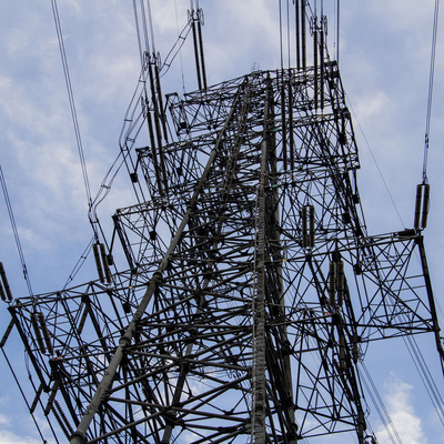 Heißes Bad JIS H8641 galvanisierte obenliegenden Fernleitungs-Turm