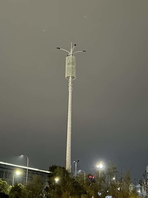 Galvanisierter Stahlturm Pole des Mast-Q345 mit Klammer