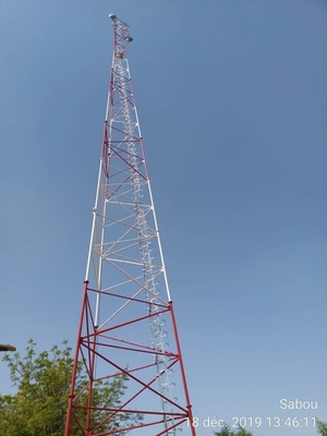Galvanisierter Stahlwinkel-Röhrentelekommunikations-Antennenmast mit Klammern