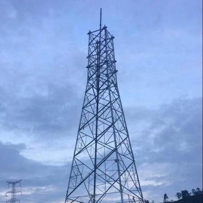 Telekommunikations-Stahlröhrenturm mit dem heißen Bad galvanisiert